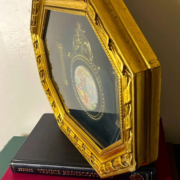 Fragonard Limoges Victorian Courting Scene Porcelain Plaque Shadowbox Gold frame - Picture 6 of 7